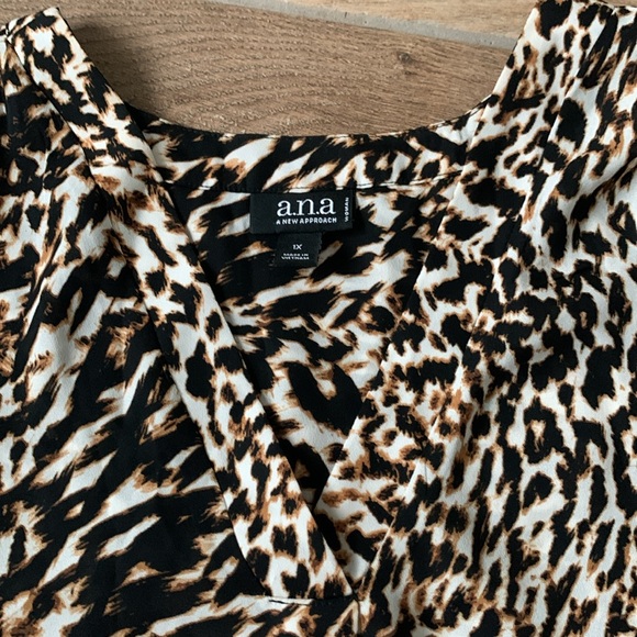 Animal print is trending! Silky plus size v neck high low blouse! Like new! - Picture 3 of 4